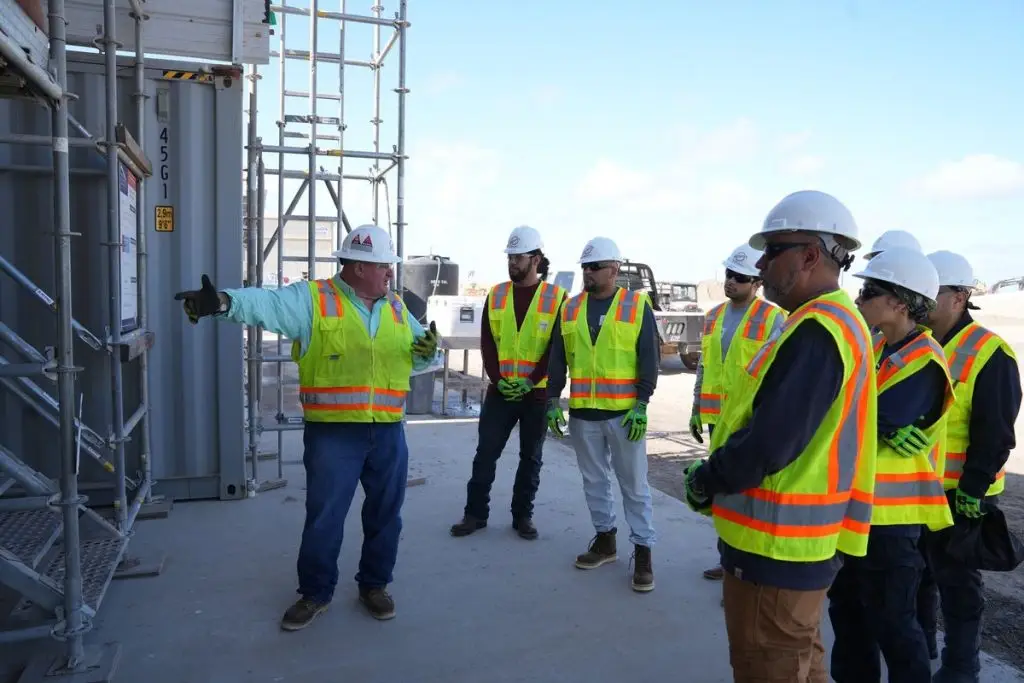 People Working refinery